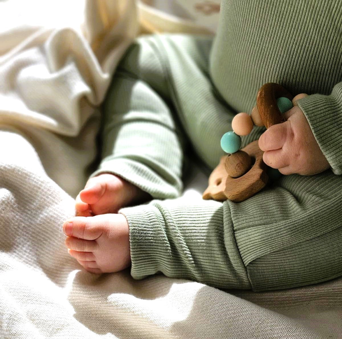 ROMPER & BEANIE SET - OLIVE