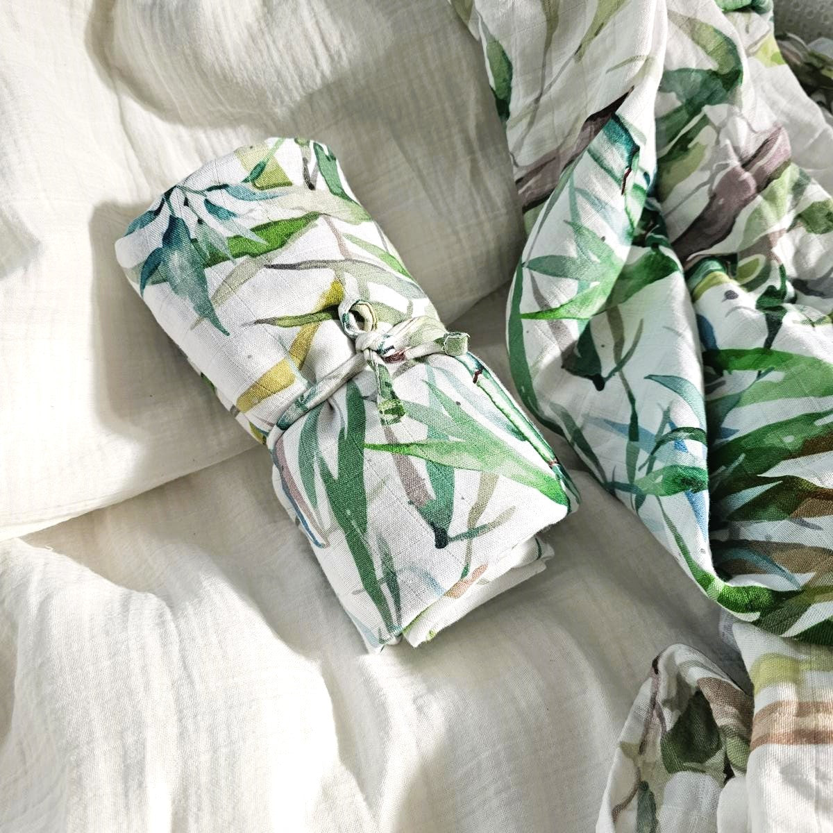 All-In-One SET (Romper, Beanie, Body & Musselintuch)