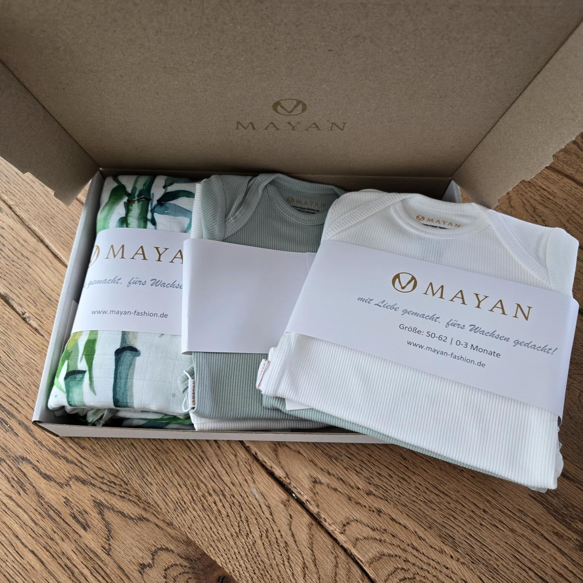 SUMMER SET (2 x body`s & muslin blanket)