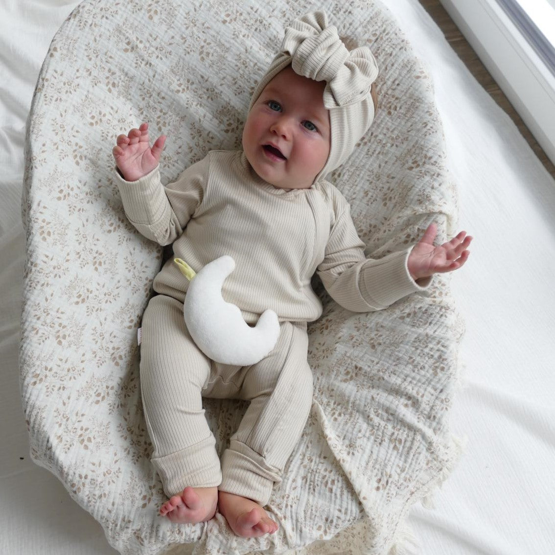 ROMPER & BEANIE & HAIRBAND SET OF 3 - LIGHT BEIGE