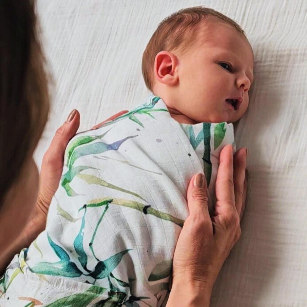 MUSLIN BLANKET BAMBOO LEAVES