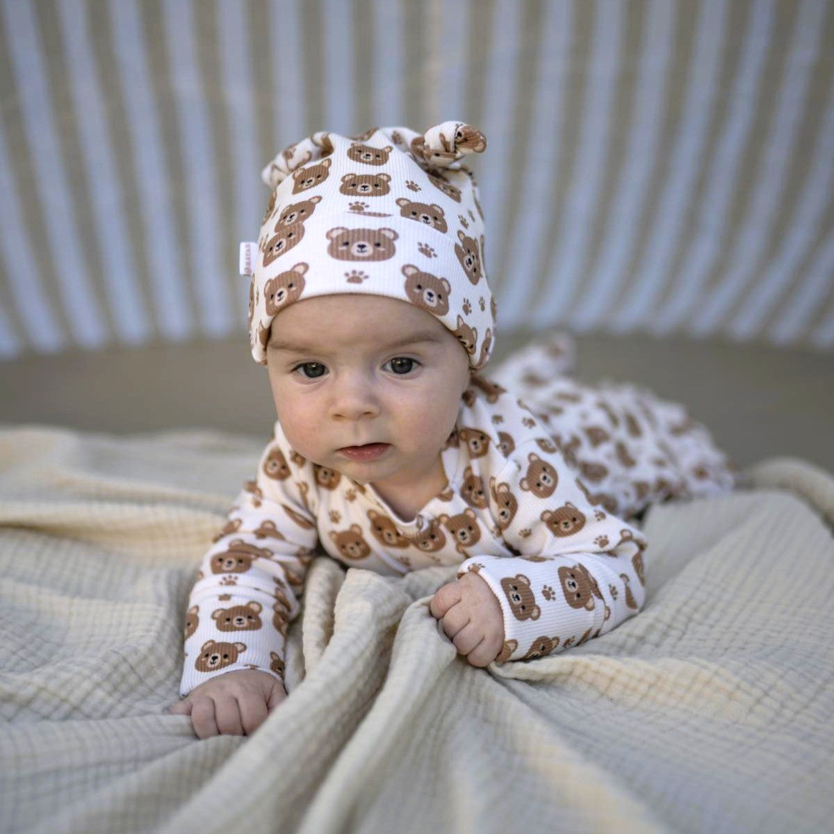 ROMPER, BEANIE & BODY SET als GESCHENK verpackt
