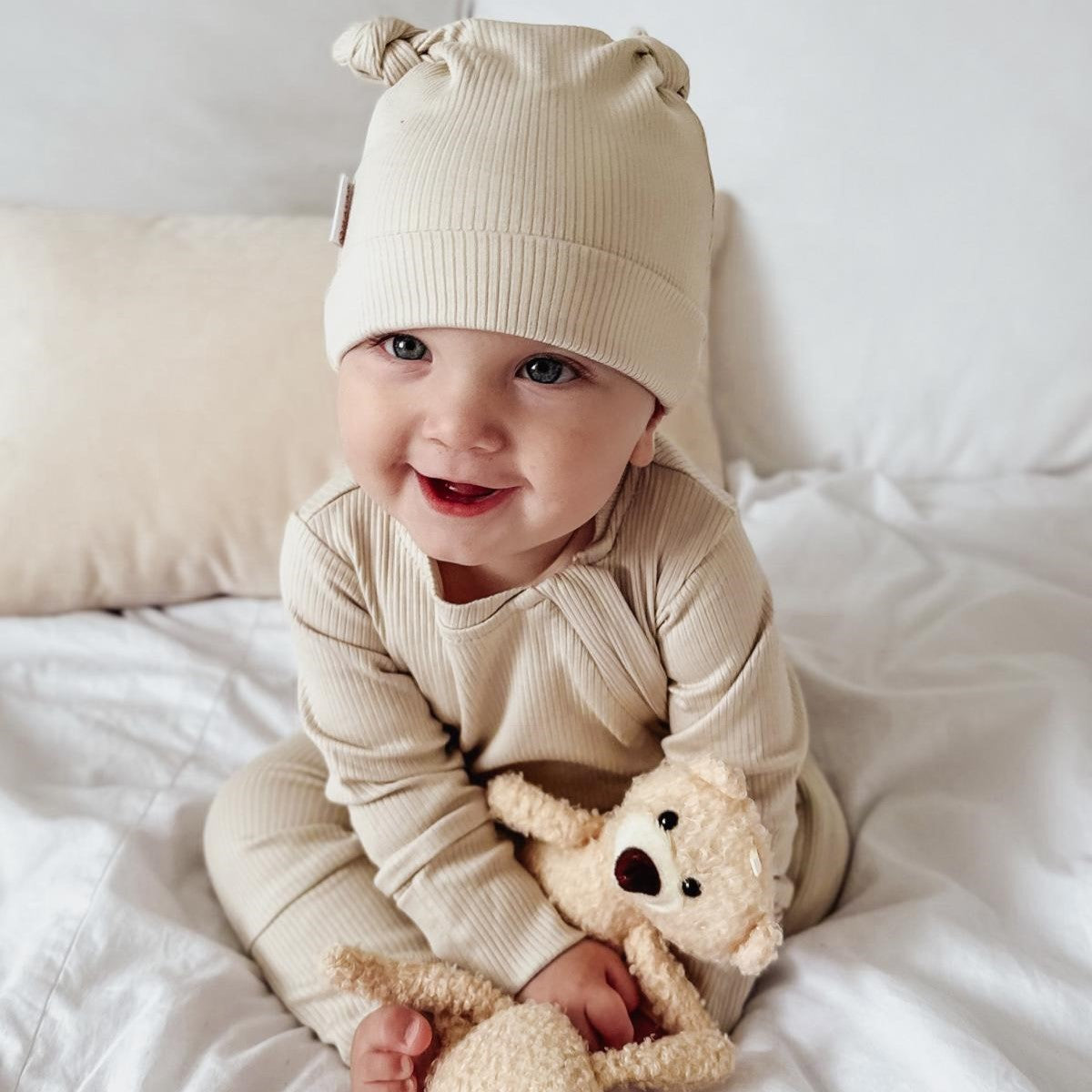 ROMPER & BEANIE & HAIRBAND SET OF 3 - LIGHT BEIGE