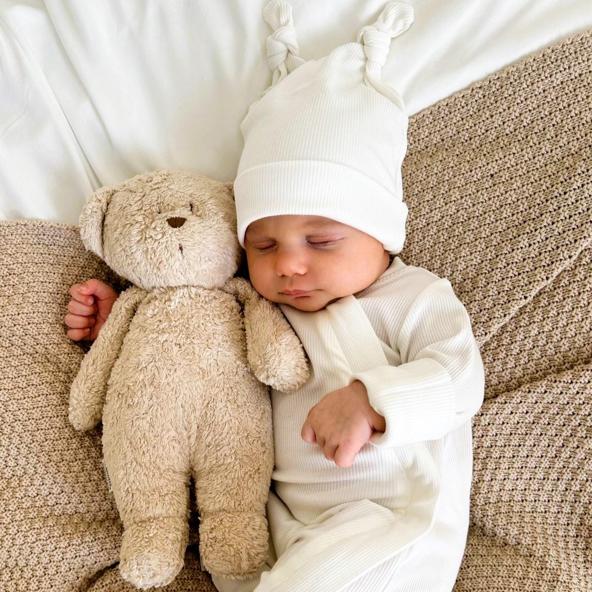 ROMPER & BEANIE GIFT SET - WHITE