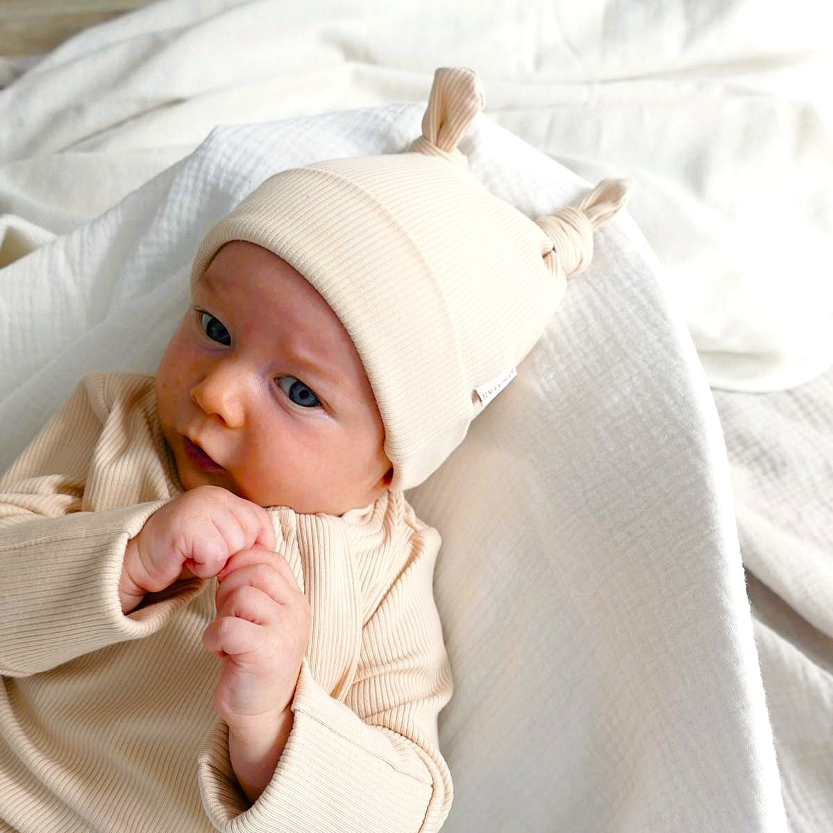 BEANIE HAT - BEIGE