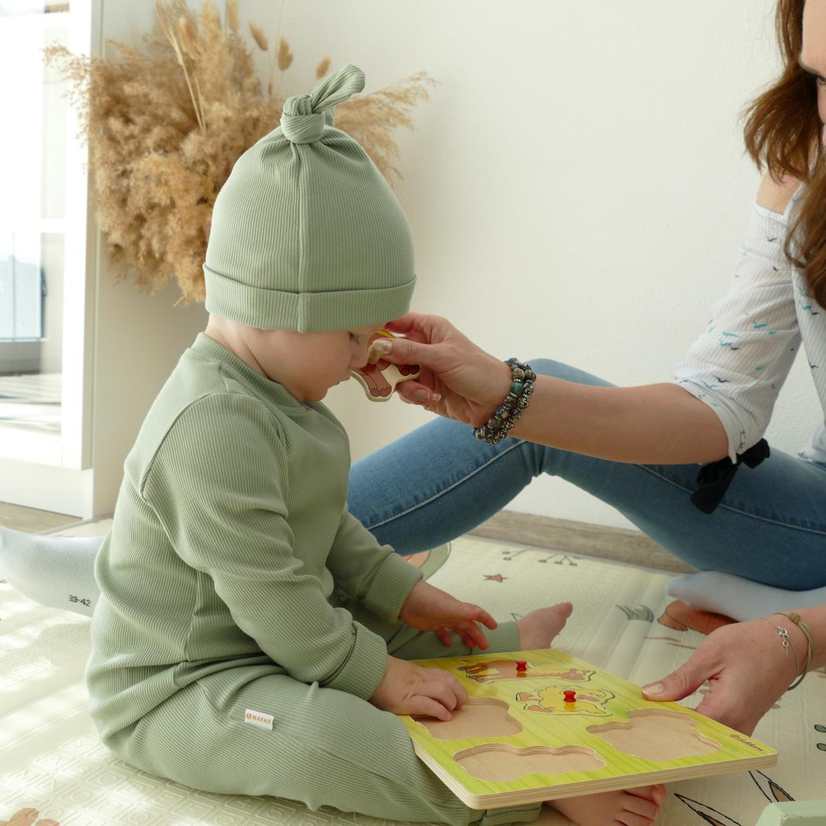 ALL-IN-ONE SET (Romper, Beanie, 2 x body`s, muslin blanket)