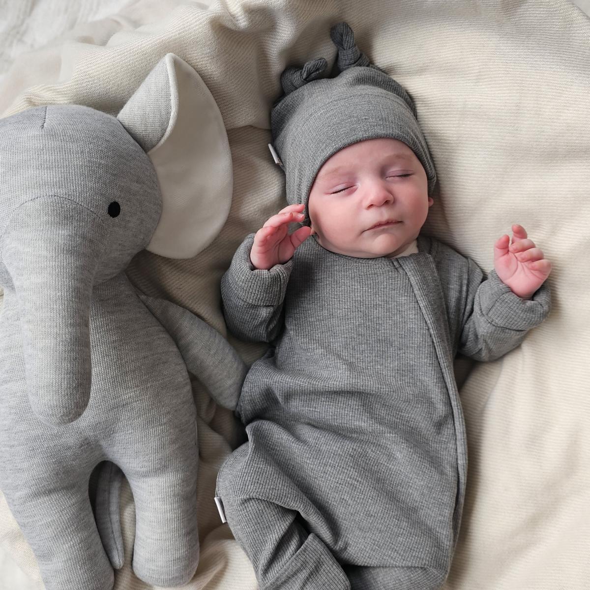 PAJACYK, CZAPKA I OPASKA NA GŁOWĘ ZAPAKOWANE NA PREZENT