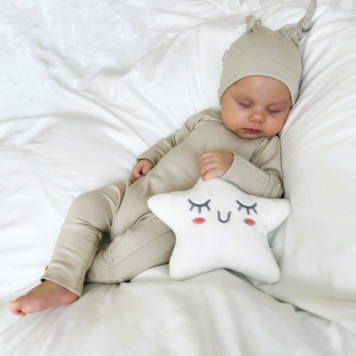 ROMPER &amp; BEANIE &amp; HAIRBAND SET OF 3 GIFT SET - LIGHT BEIGE