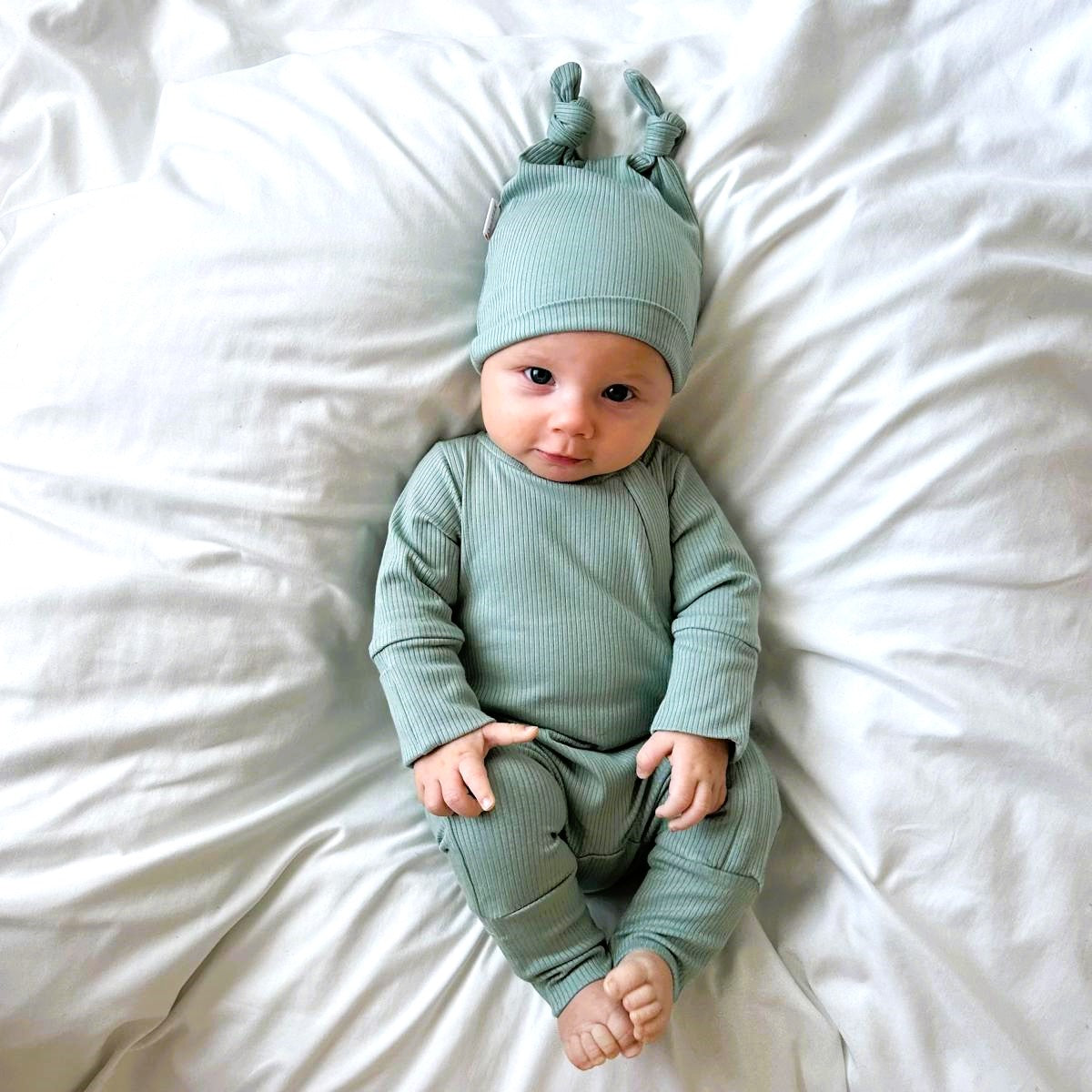 ROMPER &amp; BEANIE GIFT SET - SAGE