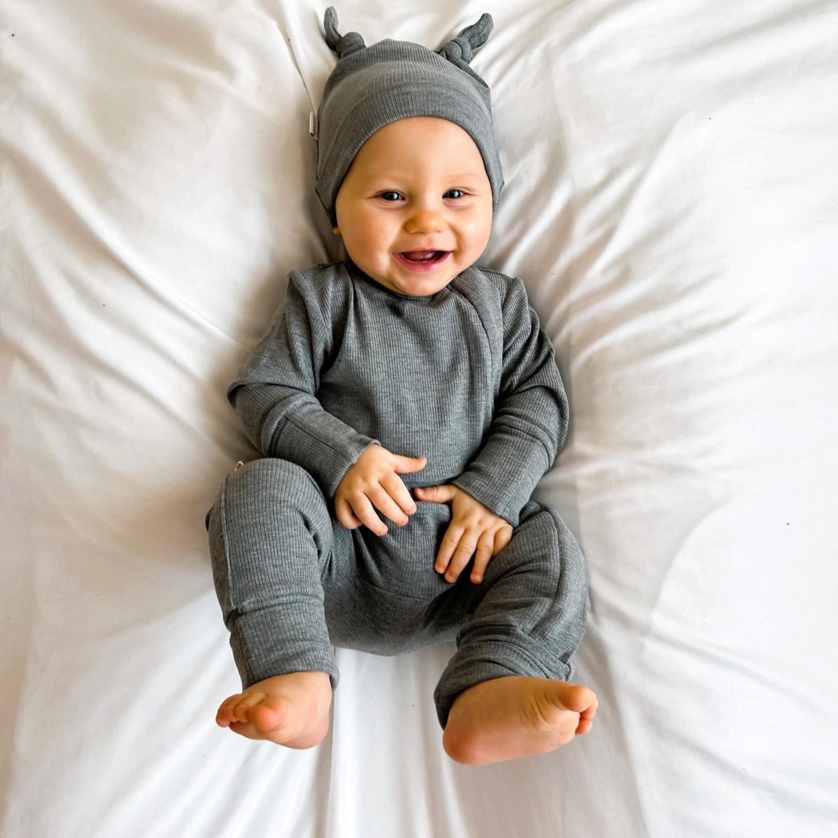 ROMPER &amp; BEANIE SET - GREY