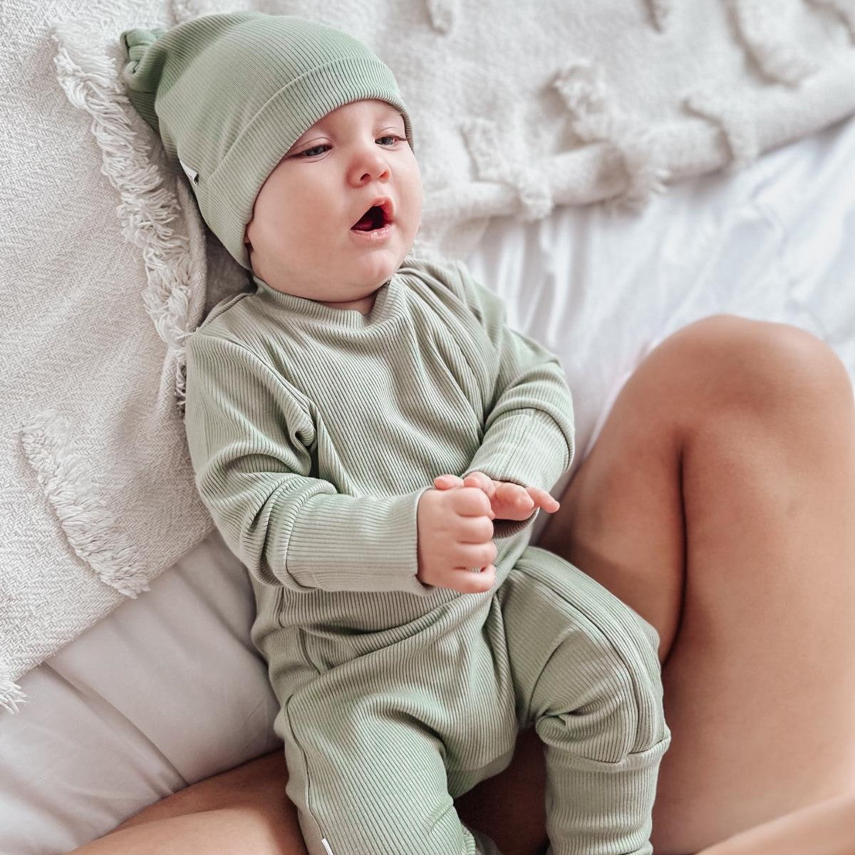 BEANIE MÜTZE - OLIVE