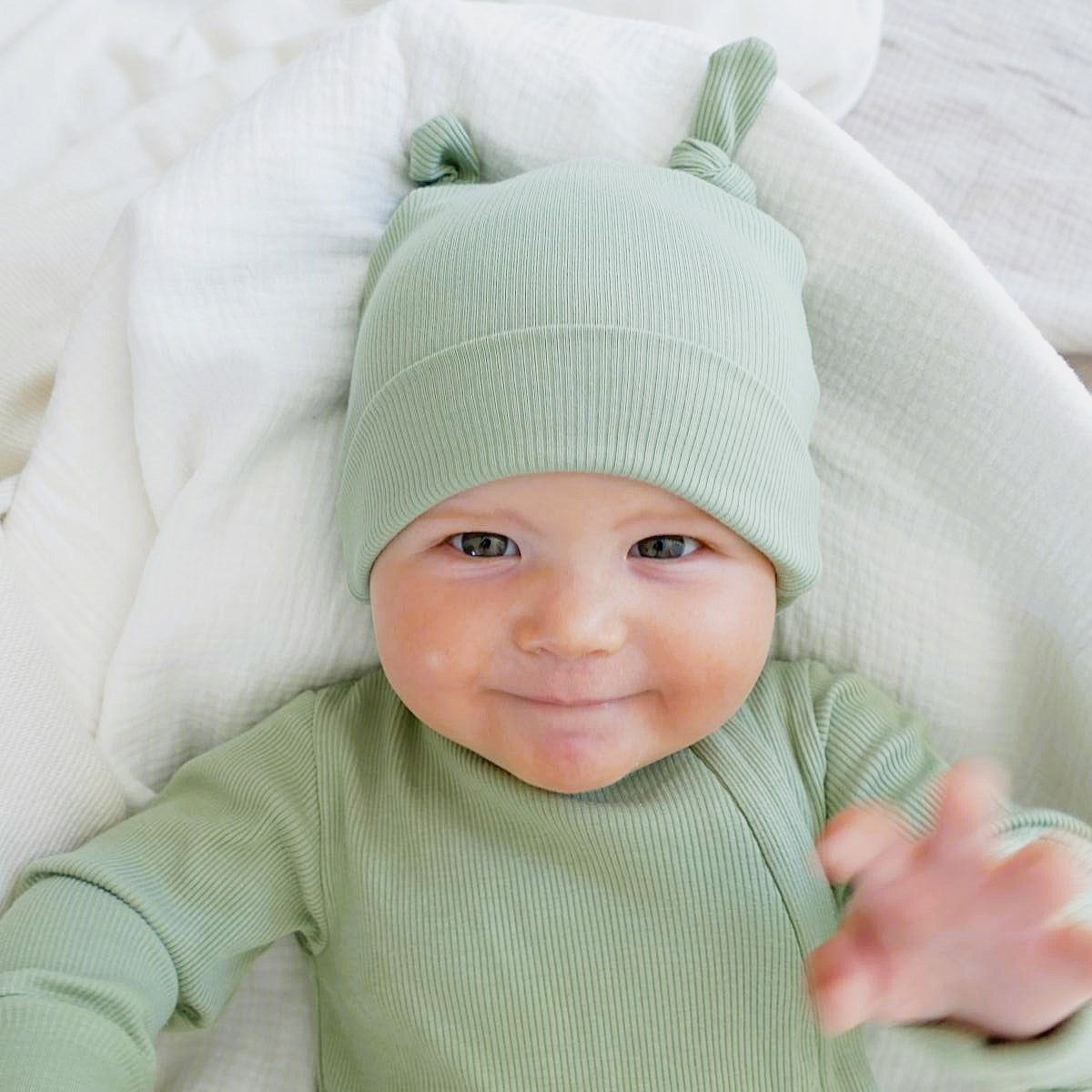 BEANIE MÜTZE - OLIVE